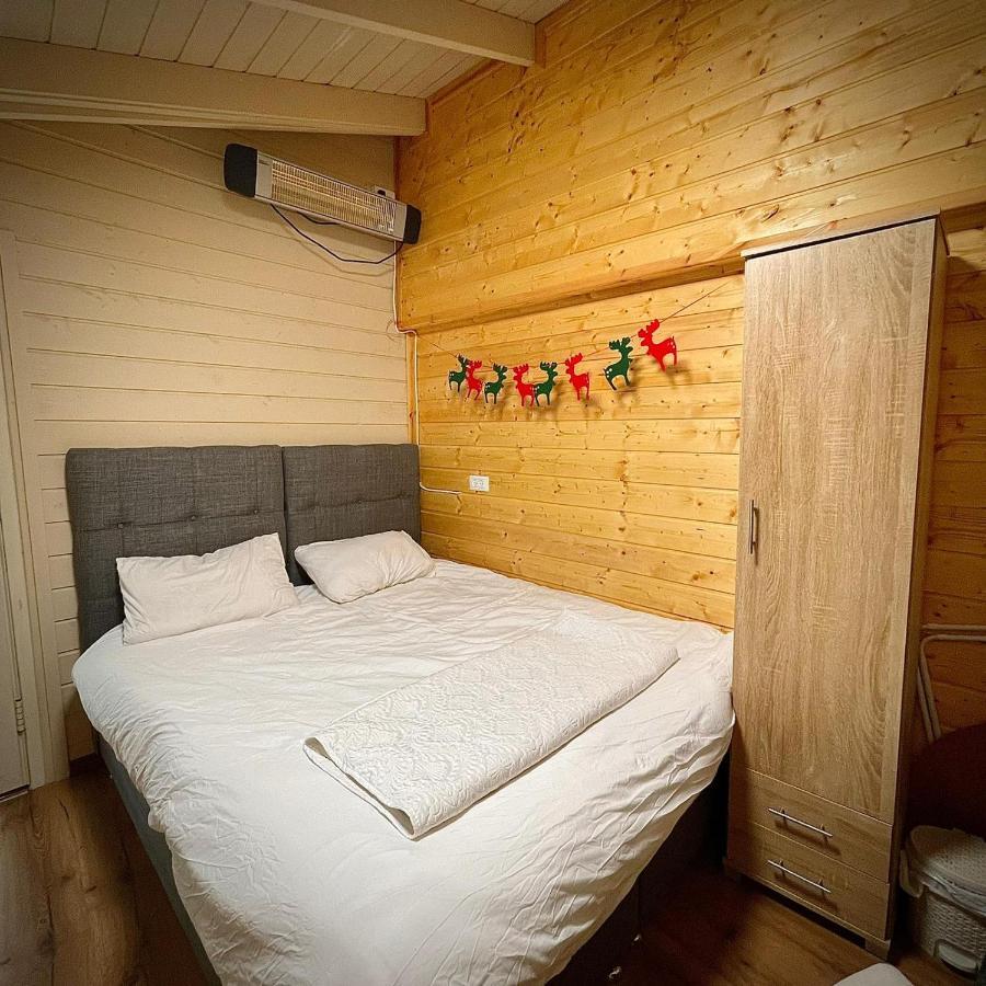 Vida Bhermon 2, One Small Wooden Cabin Majdal Shams Bagian luar foto