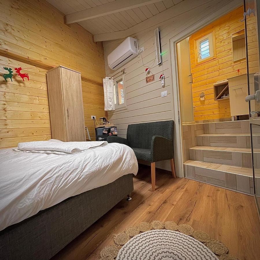 Vida Bhermon 2, One Small Wooden Cabin Majdal Shams Bagian luar foto