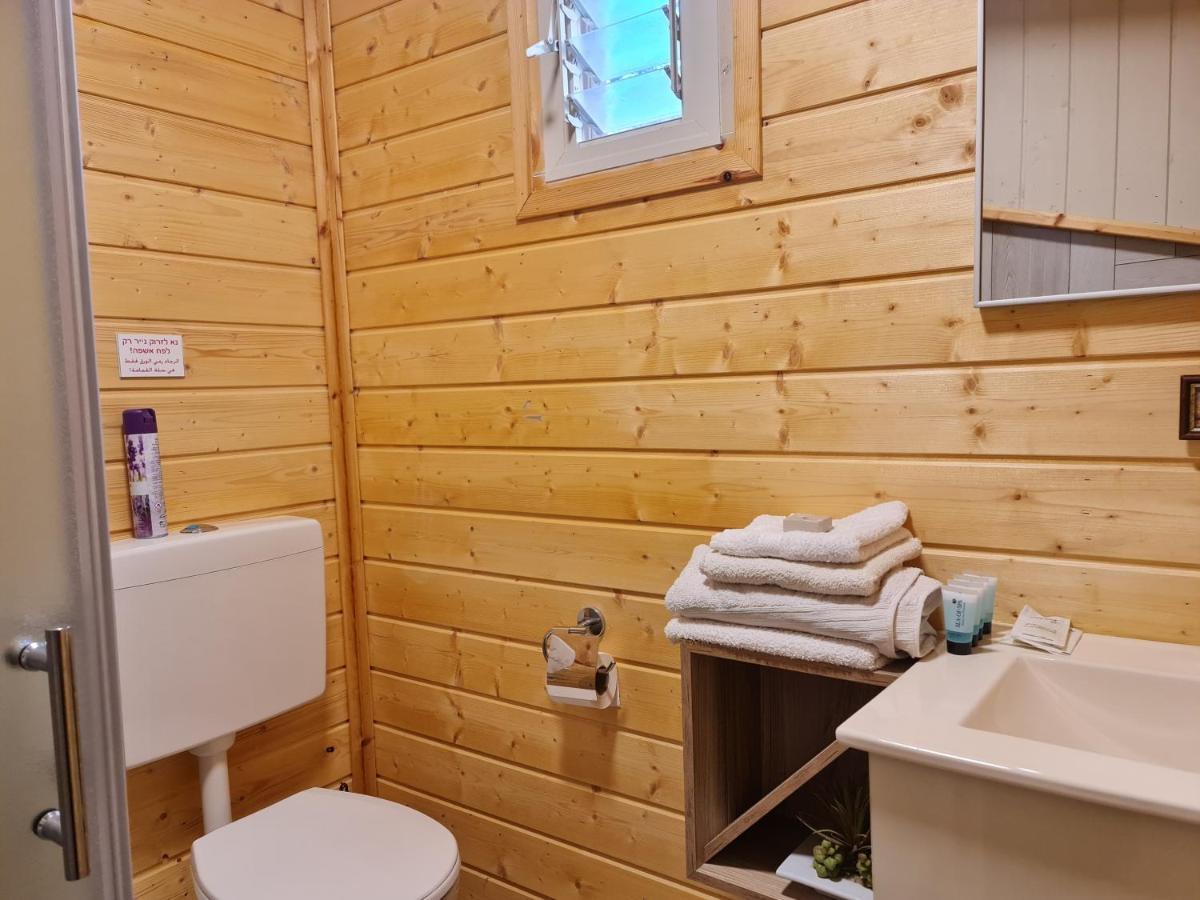 Vida Bhermon 2, One Small Wooden Cabin Majdal Shams Bagian luar foto